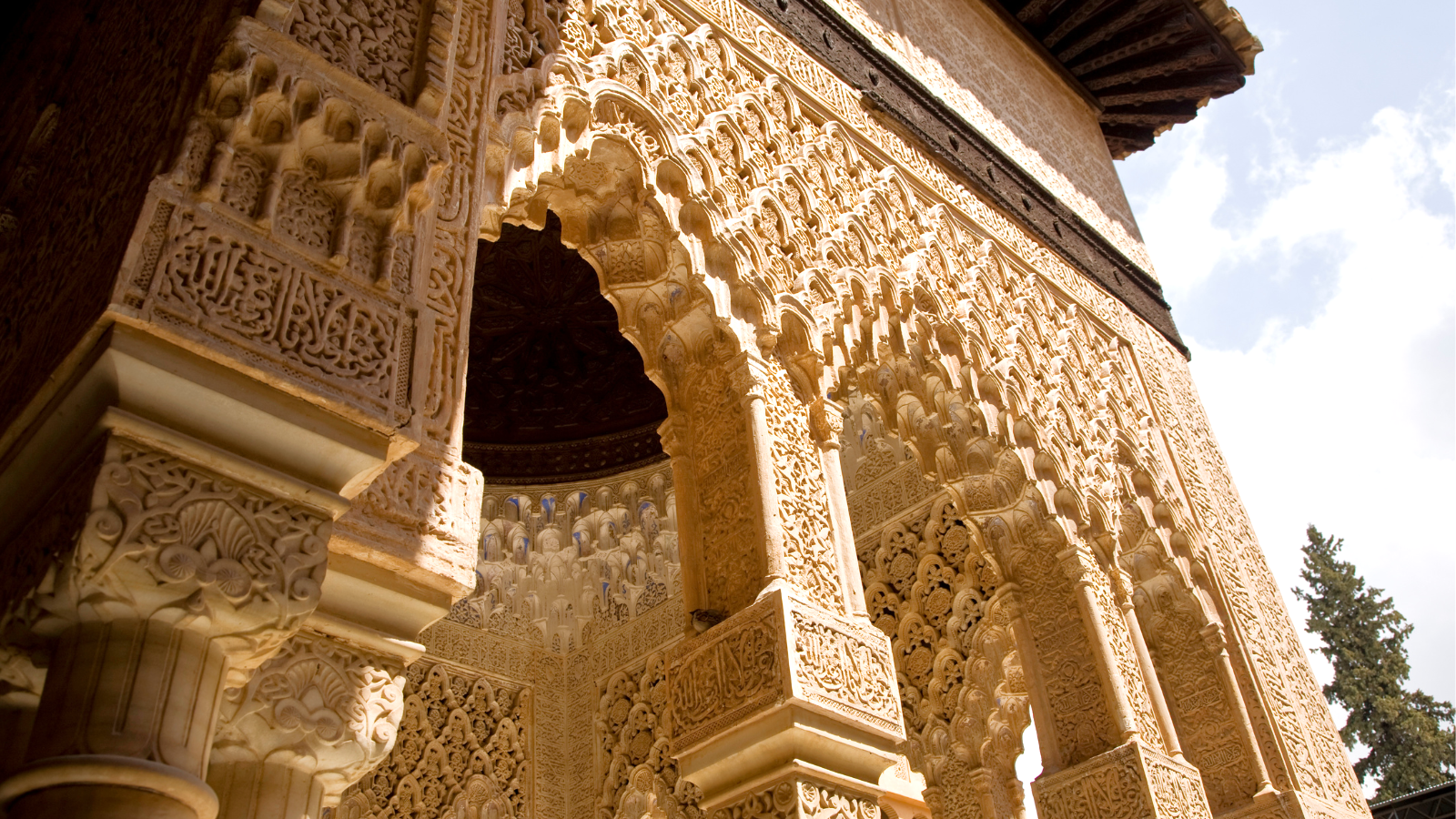 Alhambra and Granada private trip with hotel pick-up