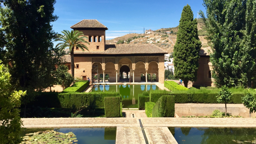 Alhambra private tour from Costa del Sol