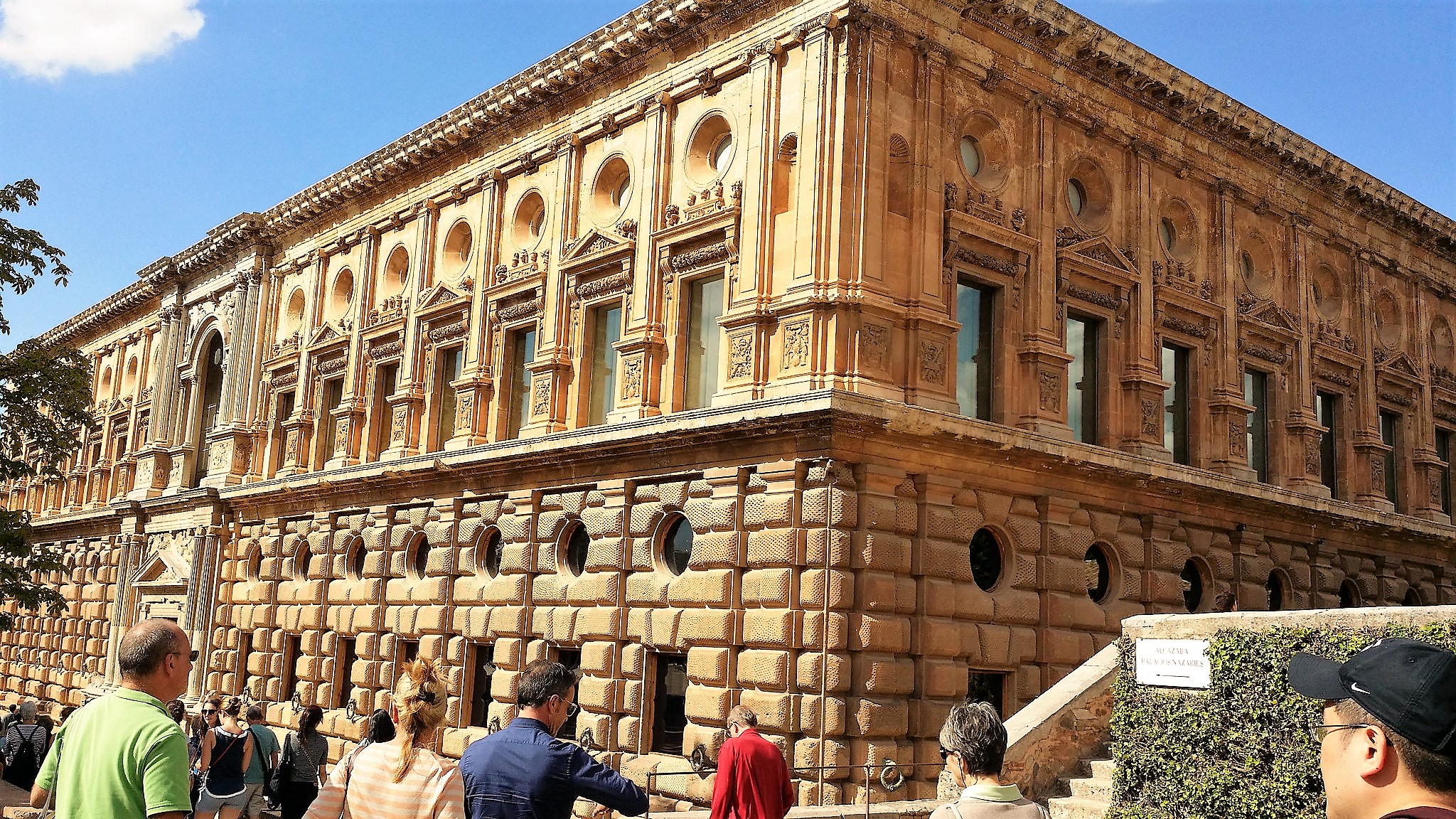 Alhambra private walking tour