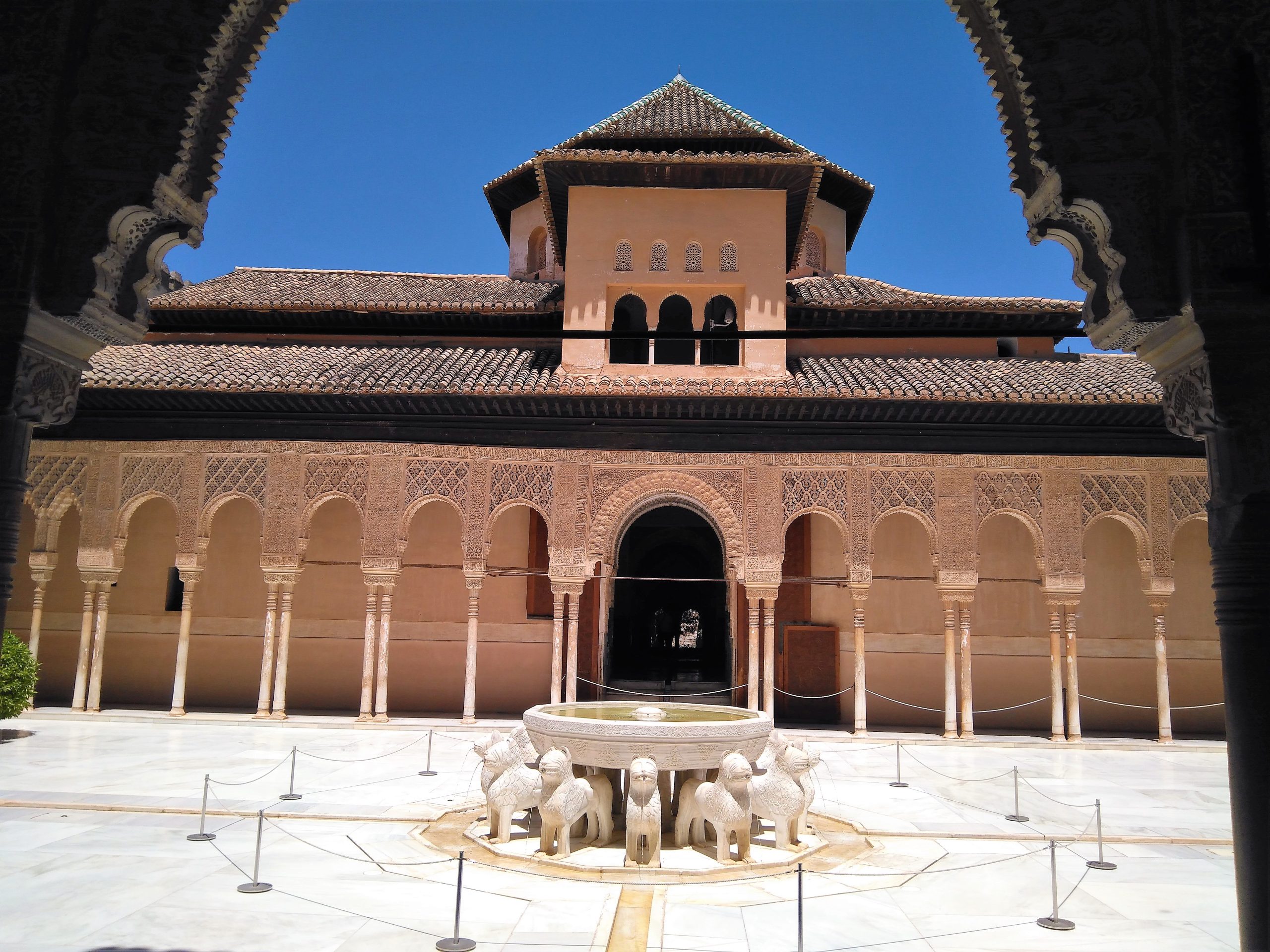 Alhambra private walking tour