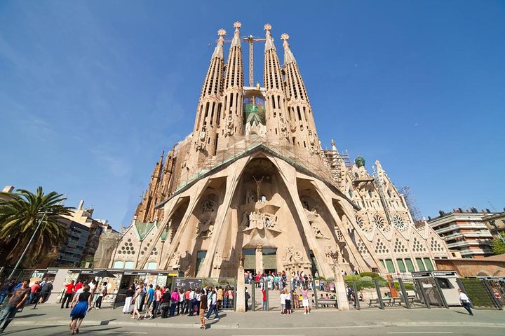 Barcelona & Montserrat Excursion - small-group, pickup & drop-off