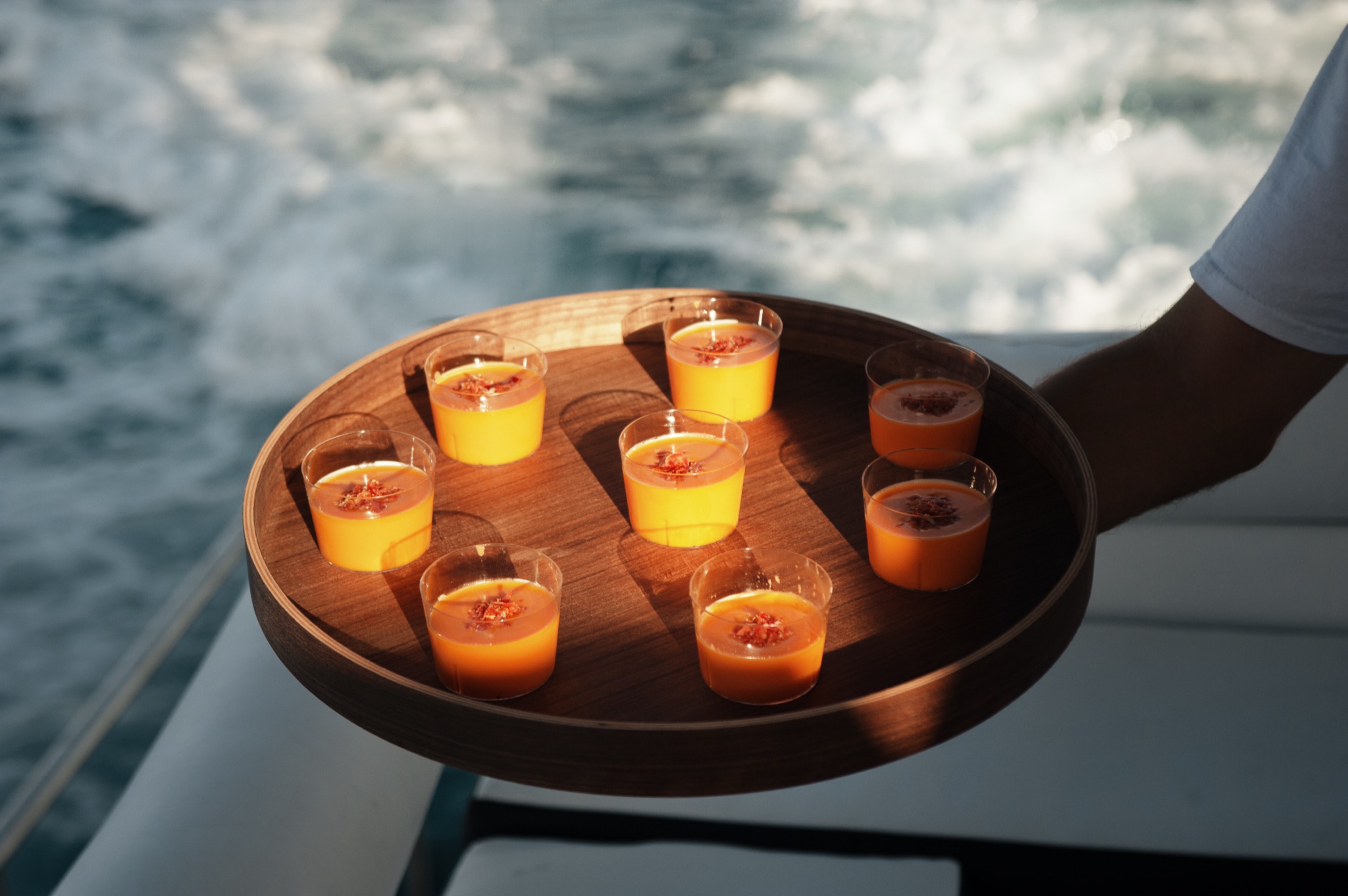 Benalmádena: paseo en barco al atardecer con menú degustación de 8 platos