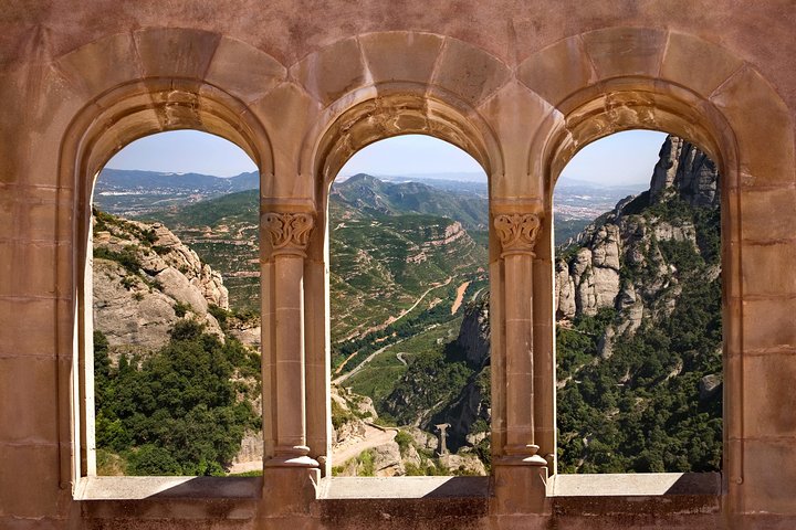 Best of Barcelona and Montserrat
