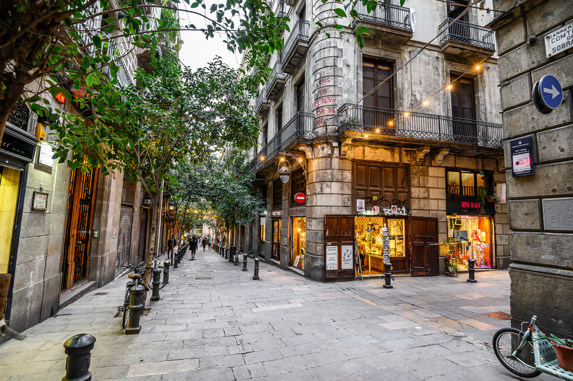 Best of Barcelona & Montserrat: Private VIP tour w/ Personal Pickup