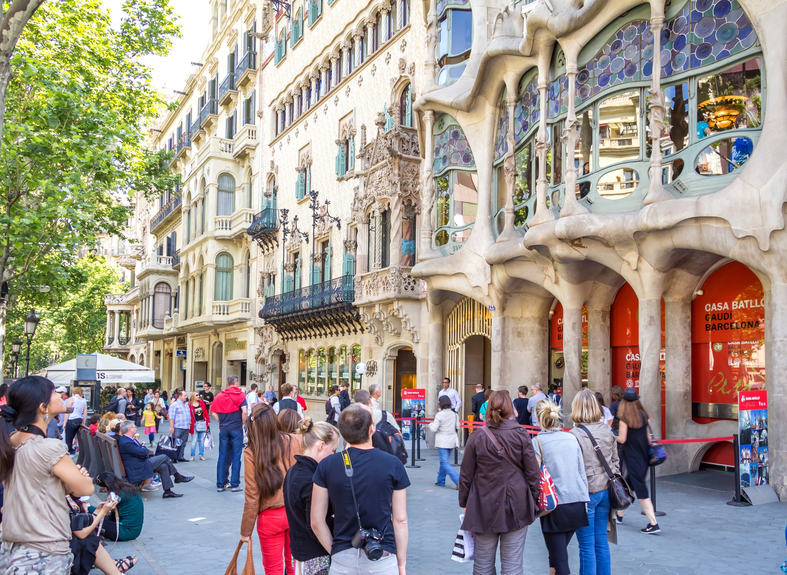Best of Barcelona & Montserrat: Private VIP tour w/ Personal Pickup