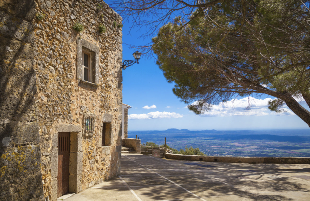BLUE PEAKS - Private Hike - Alaró Castle (level medium)