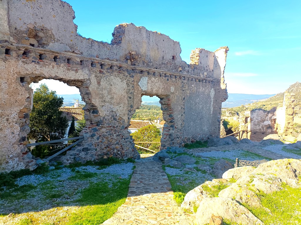 Casares and Estepona private trip with hotel pick-up