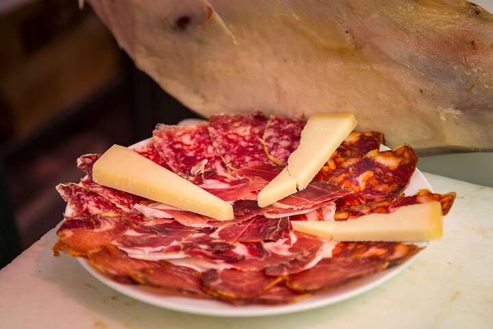 Craft-Beer and Tapas Tour in Madrid