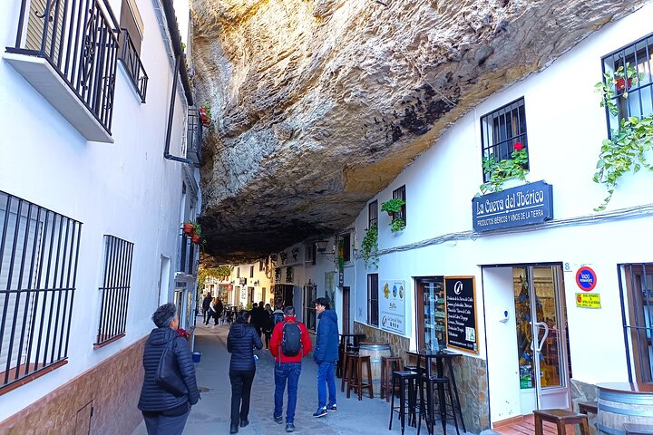 Shade cave