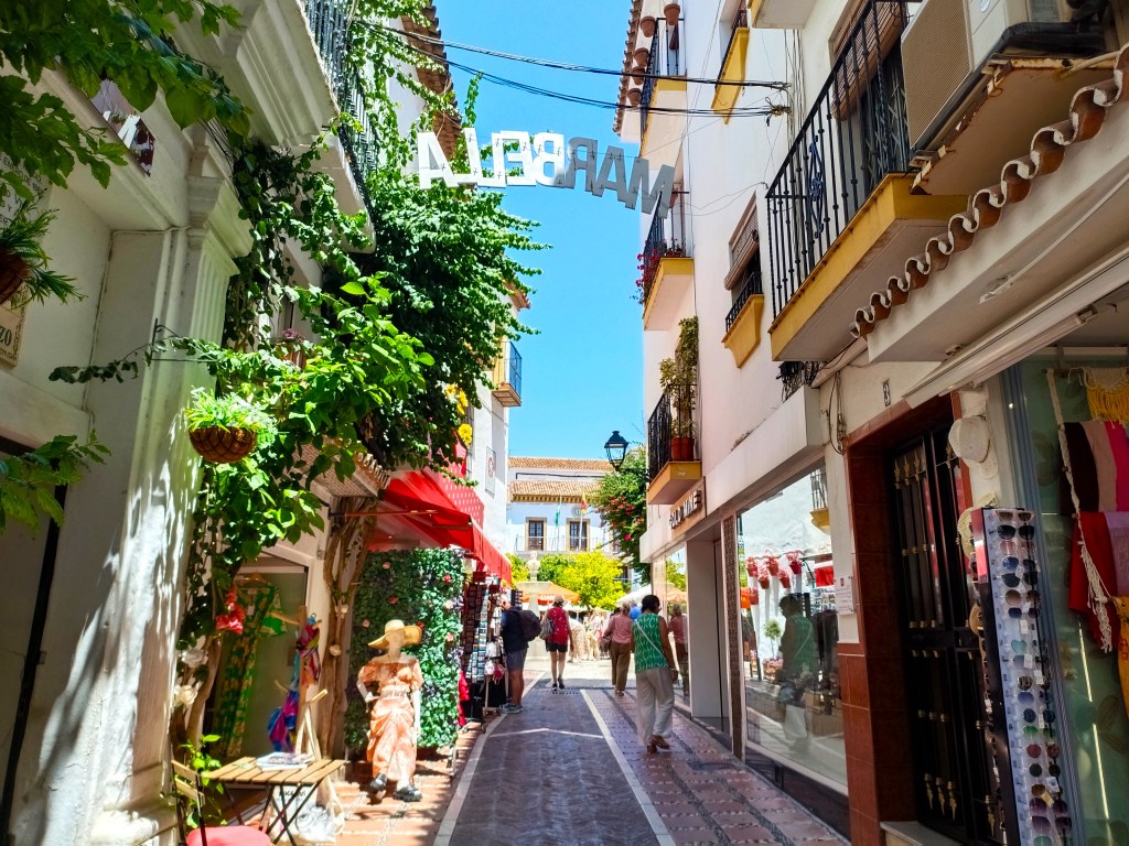 Marbella: group walking tour