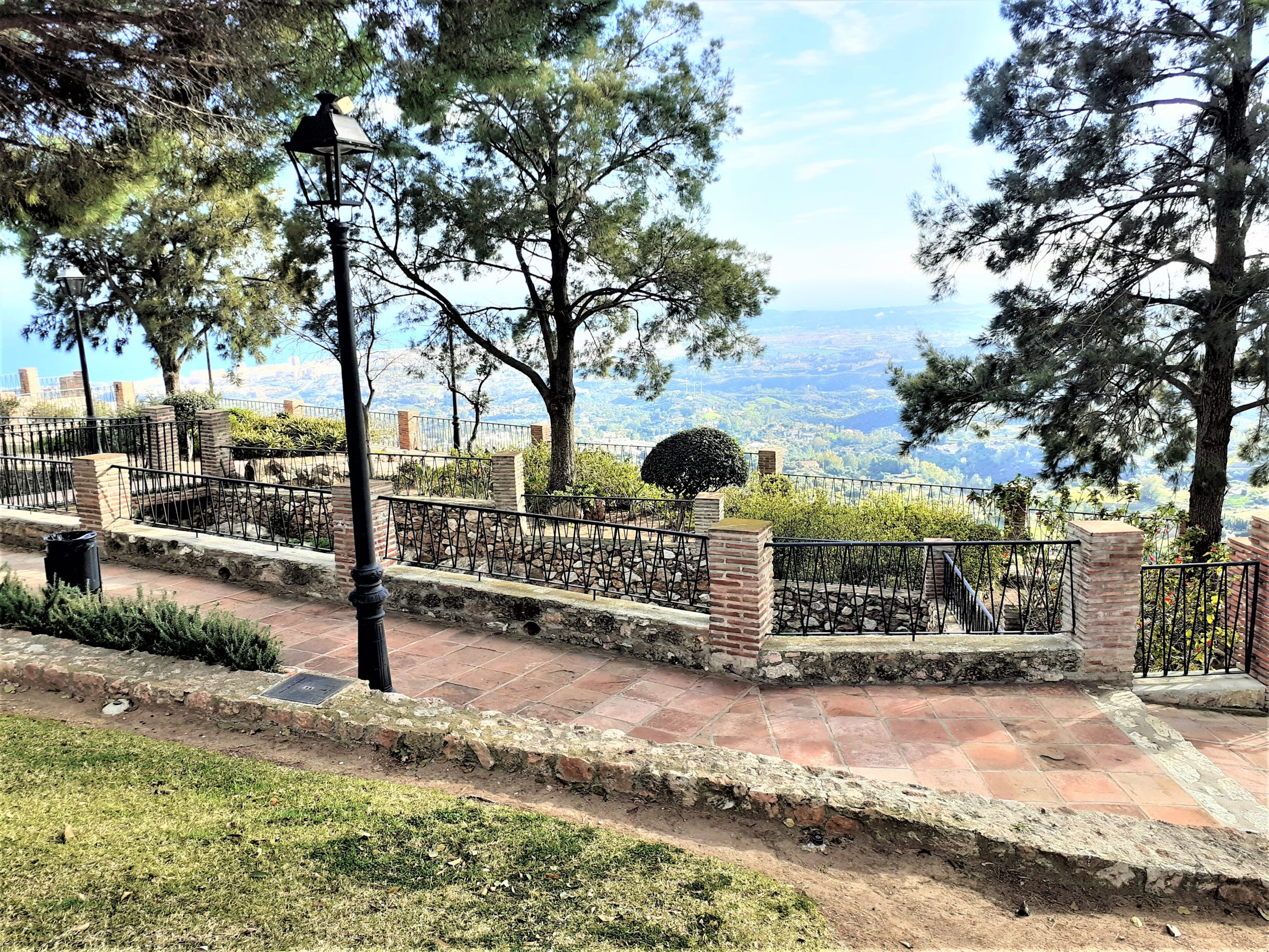 Mijas: group walking tour