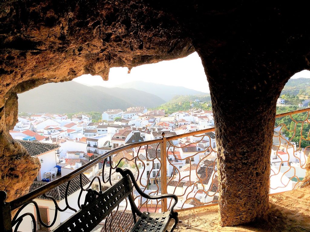 Ojen private walking tour