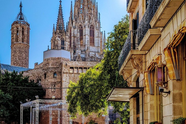 Private Barcelona Life and Dine Cuisine and Culture Experience