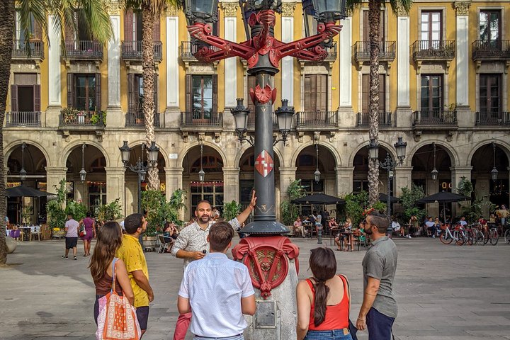 Private Barcelona Life and Dine Food Wine and Local Culture