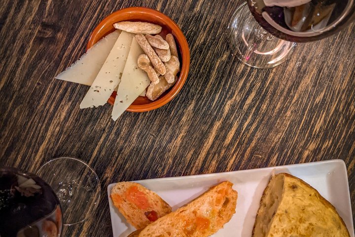 Private Barcelona Life and Dine Food Wine and Local Culture