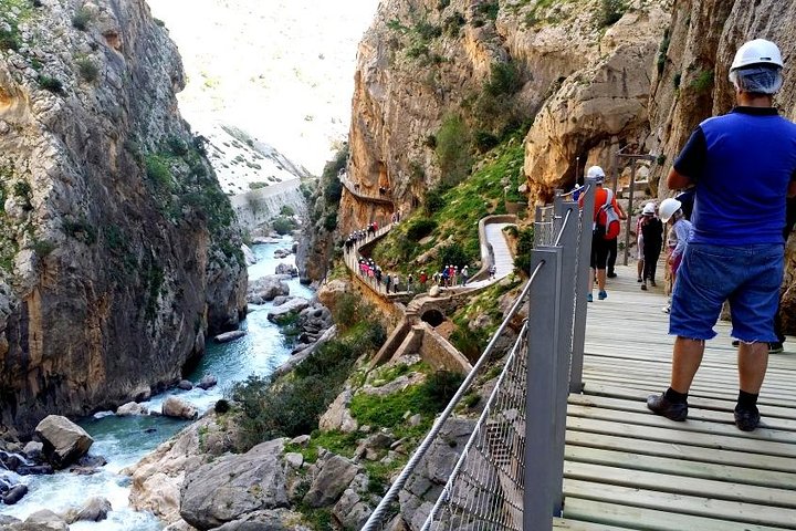 Caminithttps://media-cdn.tripadvisor.com/media/attractions-splice-spp-720x480/06/e1/c7/f4.jpgo del Rey