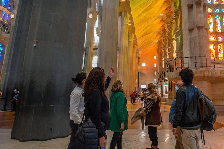Sagrada Familia Small Group Guided Tour with Skip the Line Ticket
