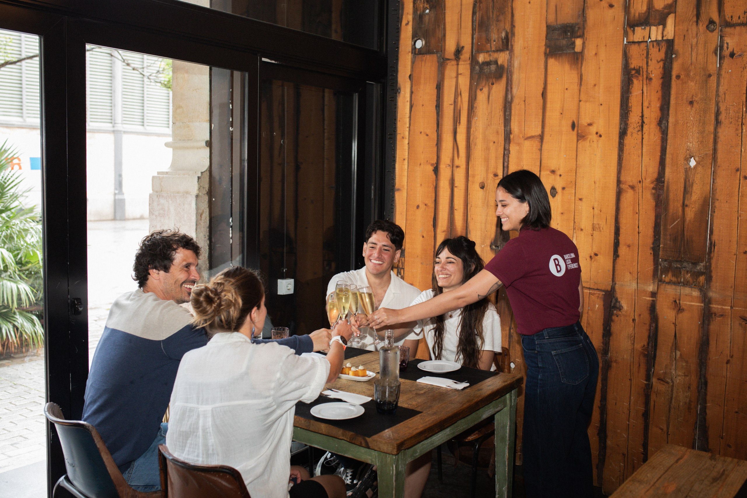 Tapas & Wine Experience