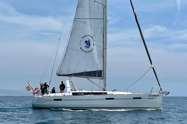 2 Hour Sunset Sailing Experience including open bar and Tapas