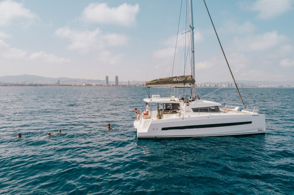 2 HOURS (BALI 4.1) - private luxury catamaran Barcelona