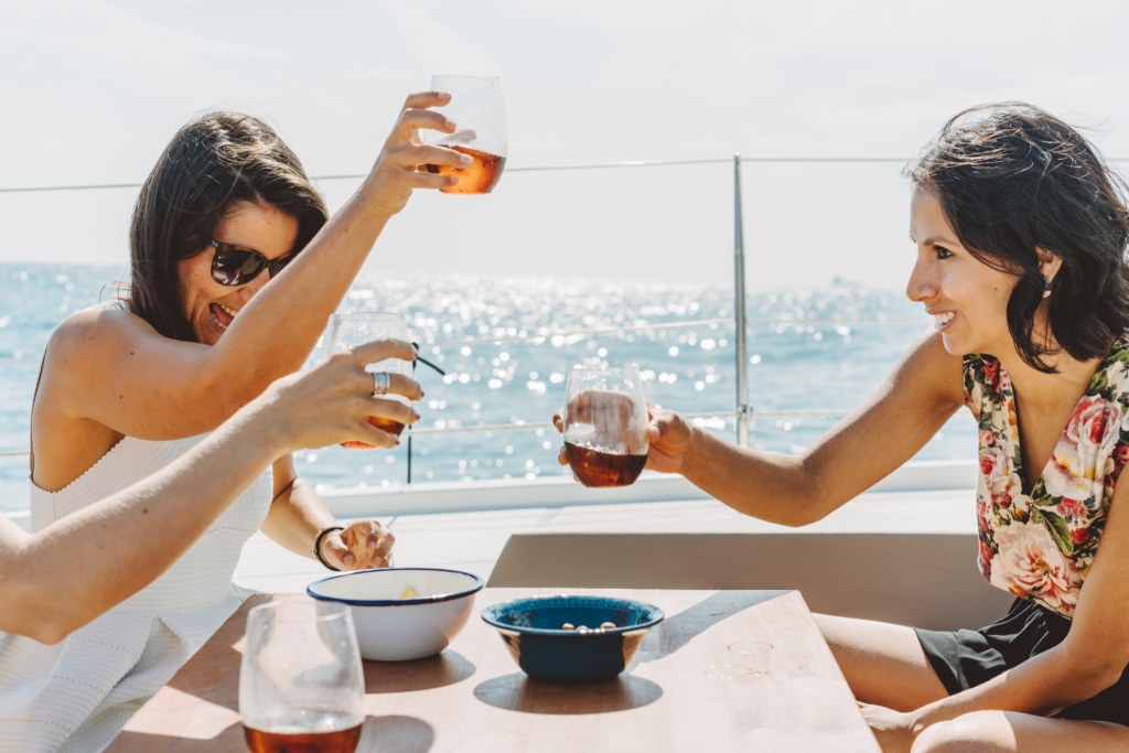 2 HOURS (BALI 4.1) - private luxury catamaran Barcelona