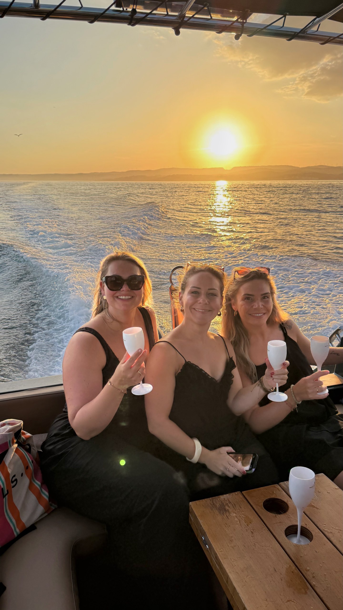 2H Private Sunset Cruise with Cava