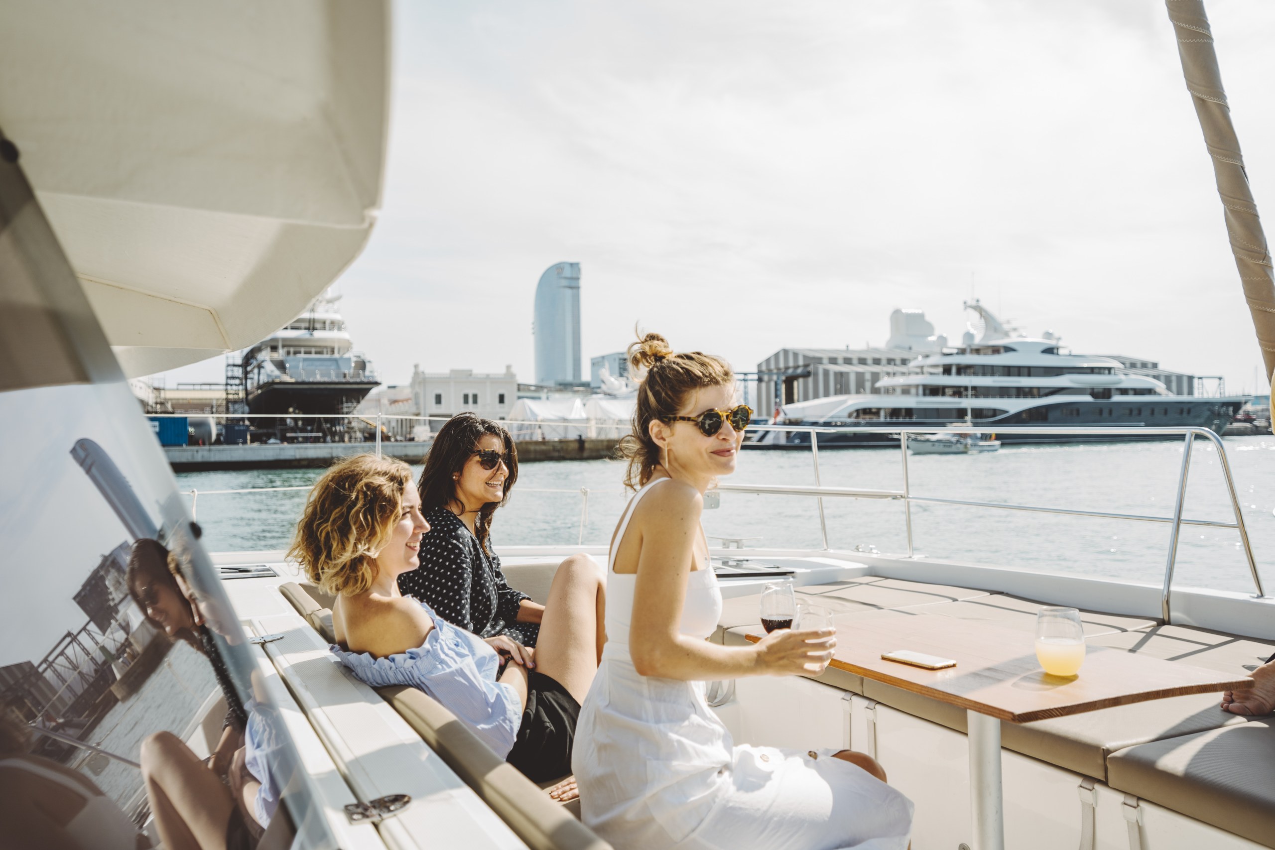 4 HOURS (BALI 4.1) - private luxury catamaran Barcelona
