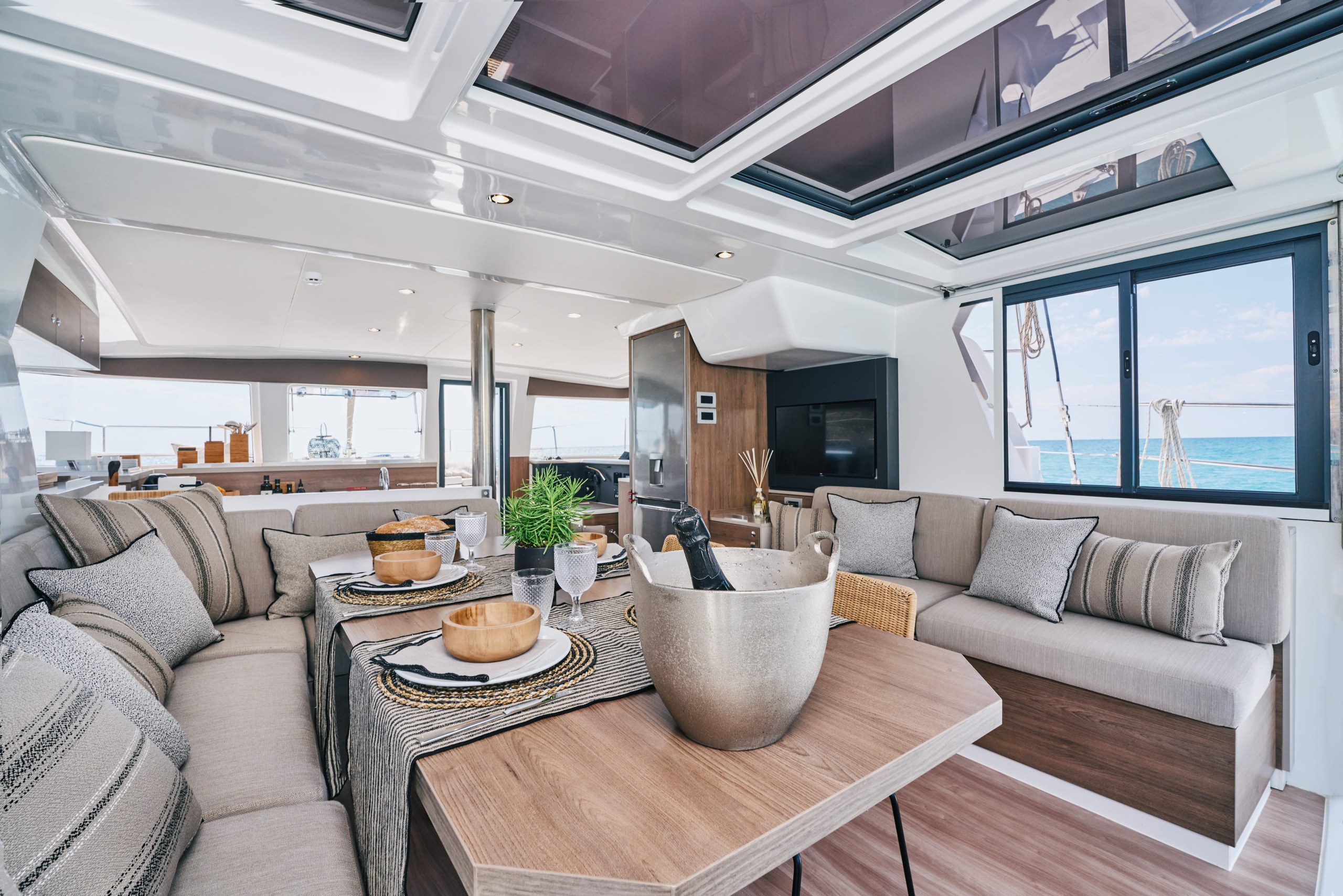 4 HOURS (BALI 4.2) - private luxury catamaran Barcelona