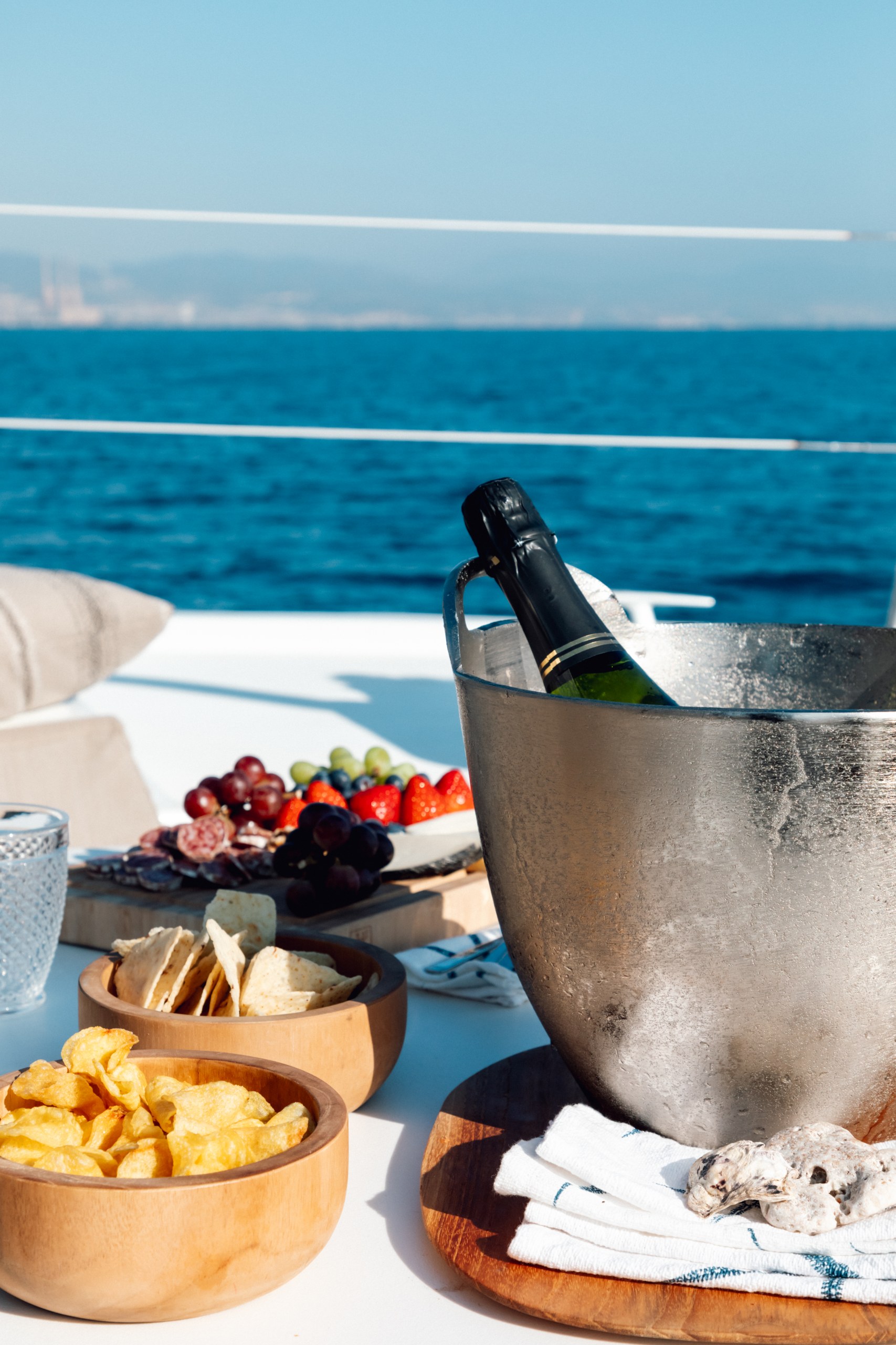 4 HOURS (BALI 4.2) - private luxury catamaran Barcelona