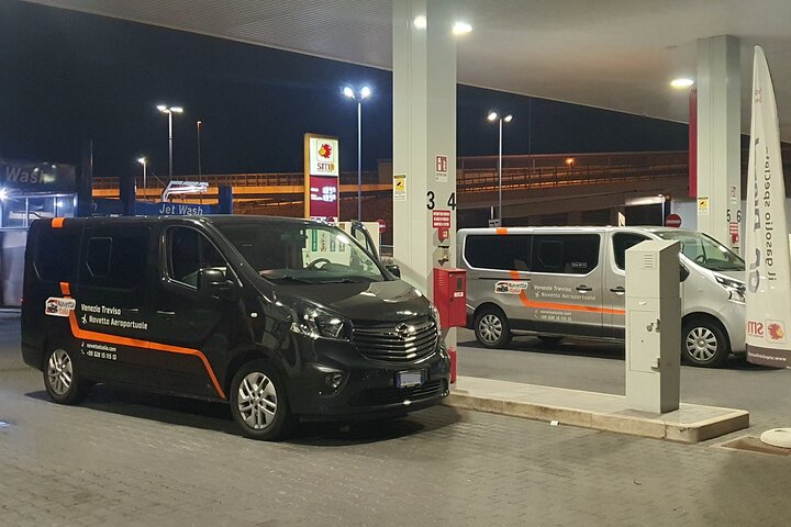 Barcelona Airport (BCN) to Sitges - Round-Trip Private Transfer