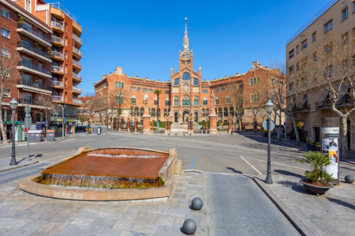 Barcelona Eixample Highlights Self Guided Walking Tour with an APP