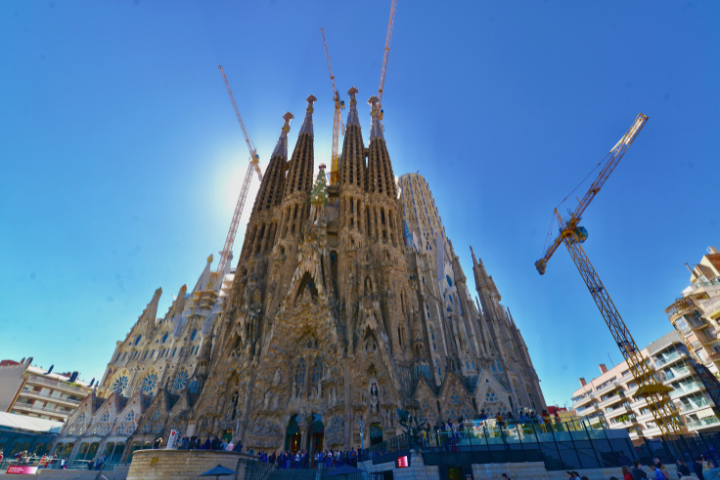 Barcelona Eixample Highlights Self Guided Walking Tour with an APP