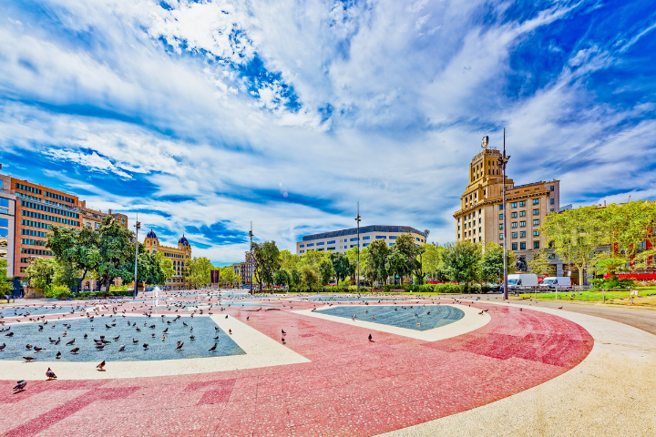 Barcelona Eixample Highlights Self Guided Walking Tour with an APP
