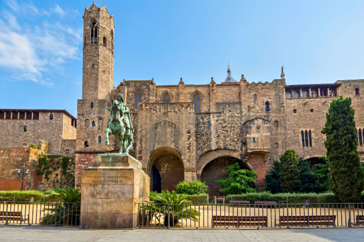 Barcelona Gothic Quarter Self Guided Walking Tour with an APP
