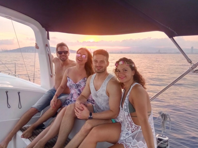Barcelona Sensational Sunset Tour with Open Bar & Tapas