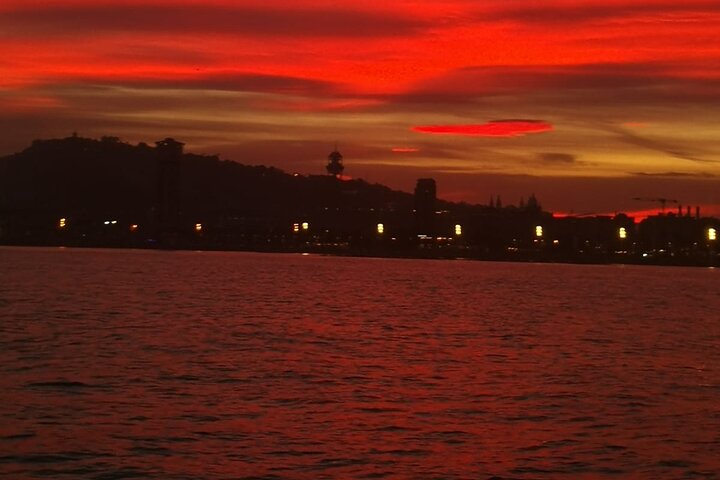 Barcelona Sunset Private Sailing & Live Spanish Guitar & open Bar (max 8)