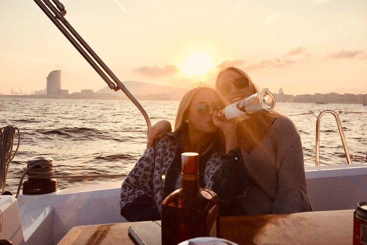 Barcelona Sunset Private Sailing & Live Spanish Guitar & open Bar (max 8)