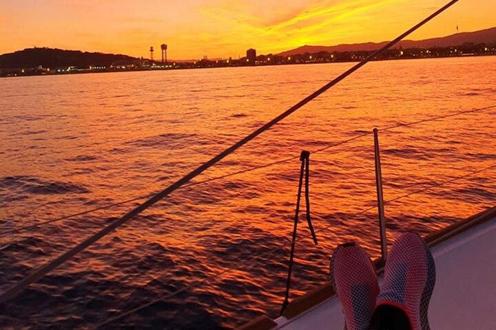 Barcelona Sunset Private Sailing with Live Saxophone and Open bar (max 8)