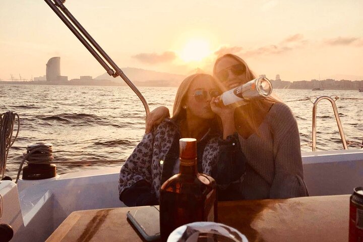 Barcelona Sunset Private Sailing with Live Saxophone and Open bar (max 8)