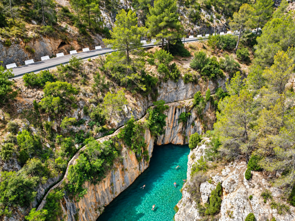 Desde Valencia: Montanejos + Cascadas + Parada Sorpresa + Regalo