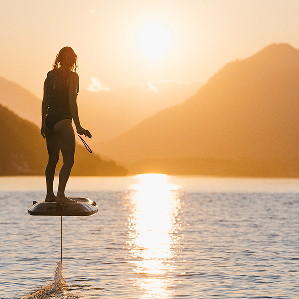 Estepona-Marbella: E-Foil rental with instructions for the beginner