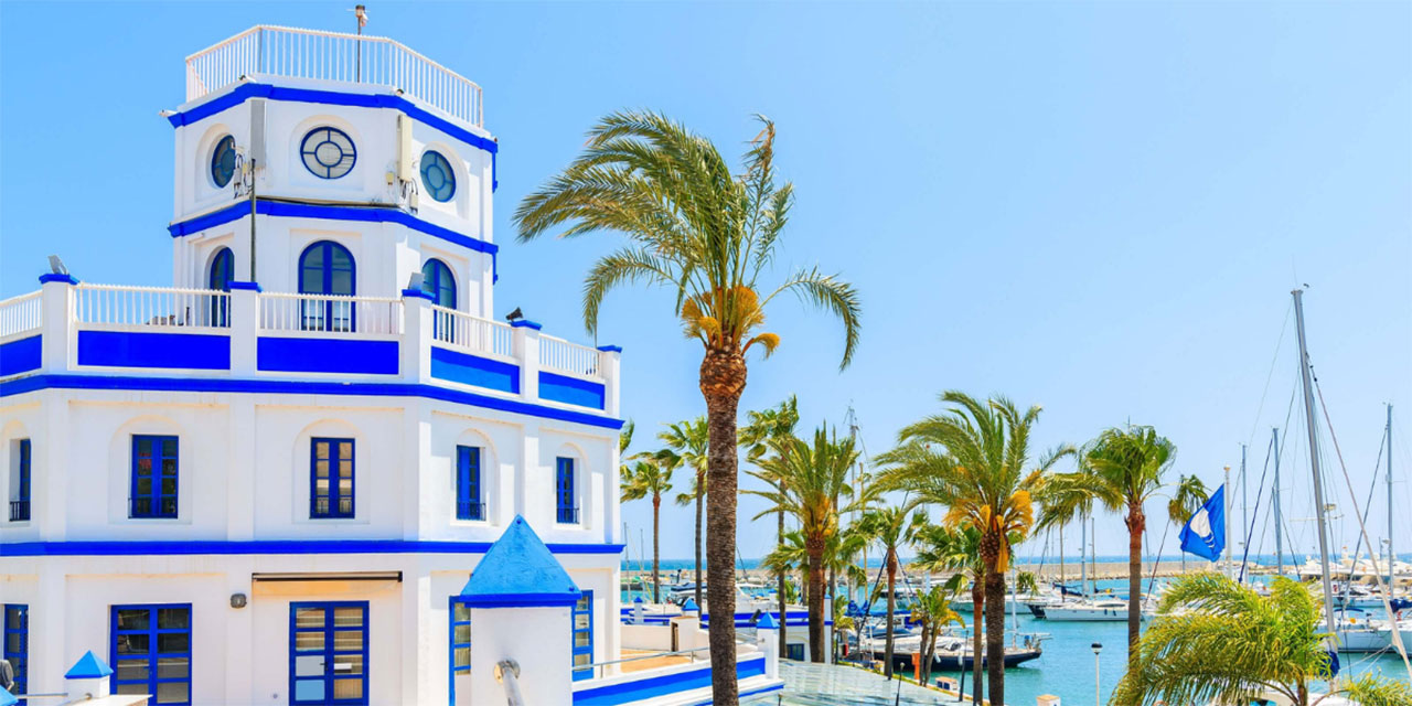 Estepona: Private sailboat rental for up to 10 people with paddle surf