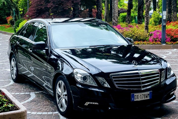 Girona Airport (GRO) to Costa Brava - Round-Trip Private Transfer
