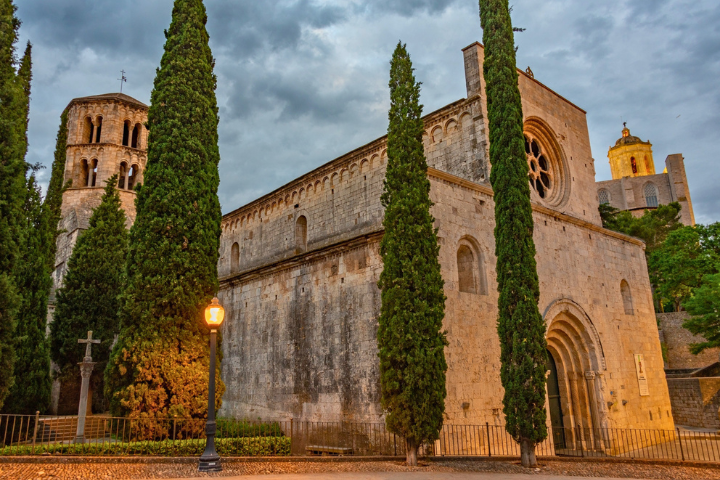 Girona Game of Thrones Self-Guided Walking Tour with an APP