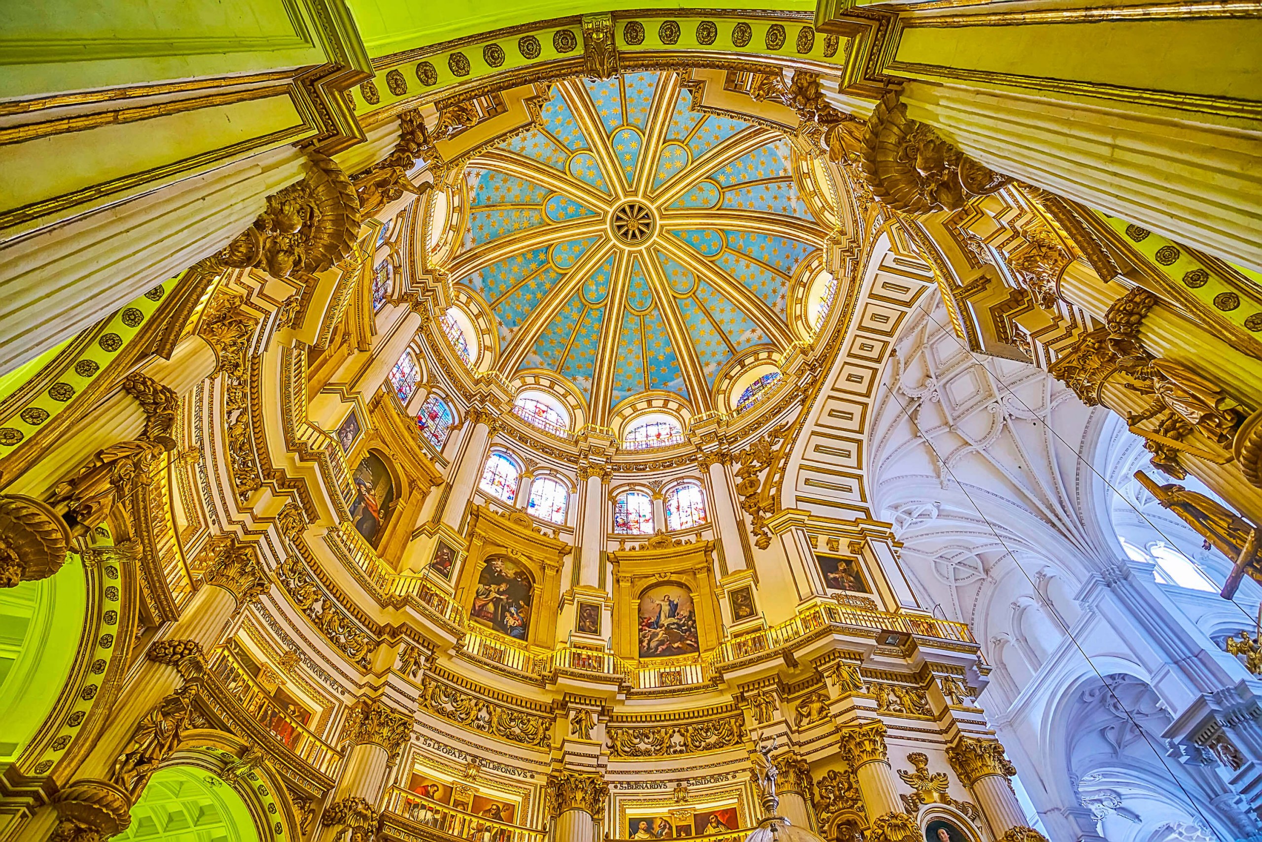 Granada Walking Tour with an Audio Guide on Your Smartphone