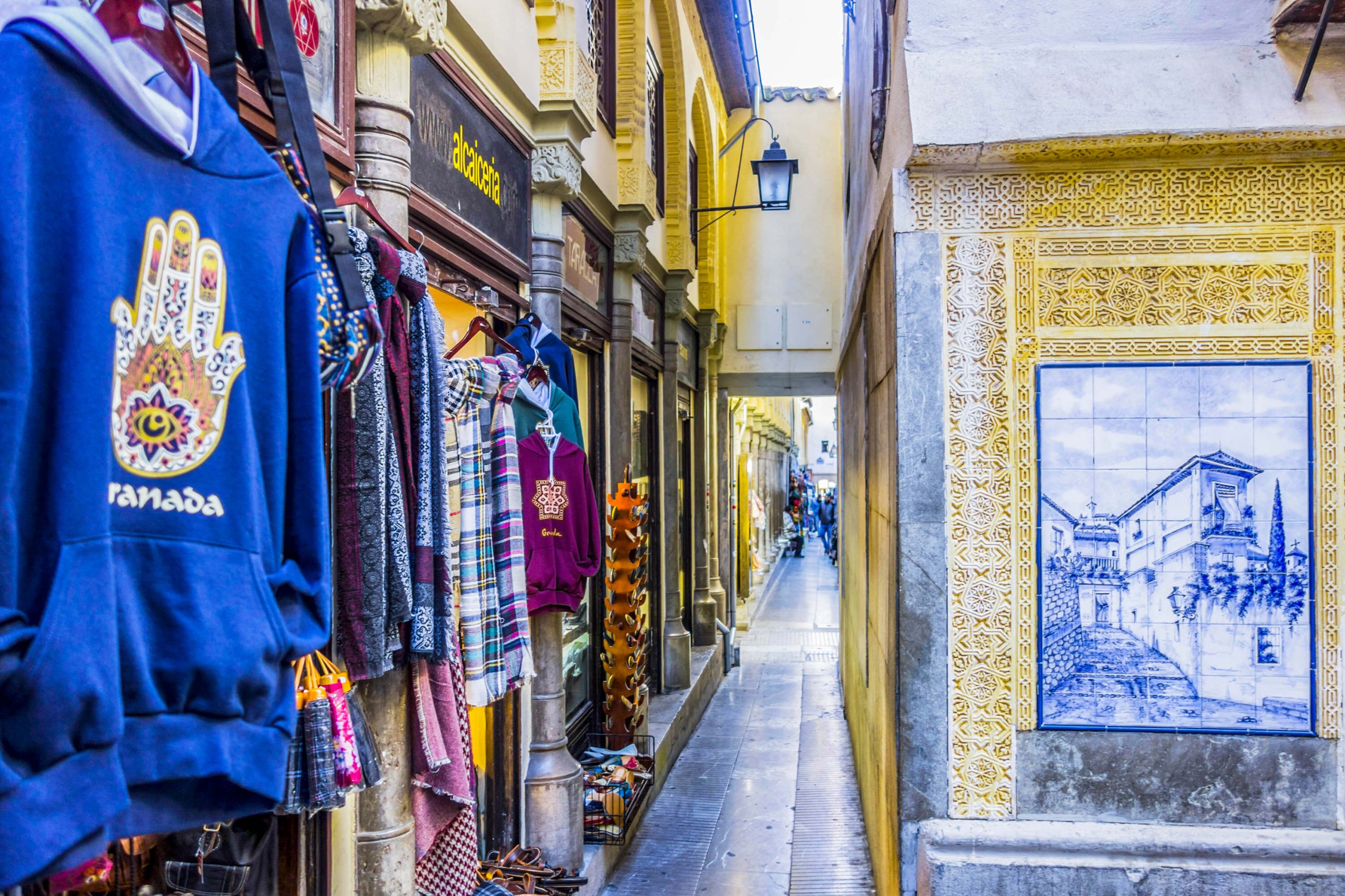 Granada Walking Tour with an Audio Guide on Your Smartphone