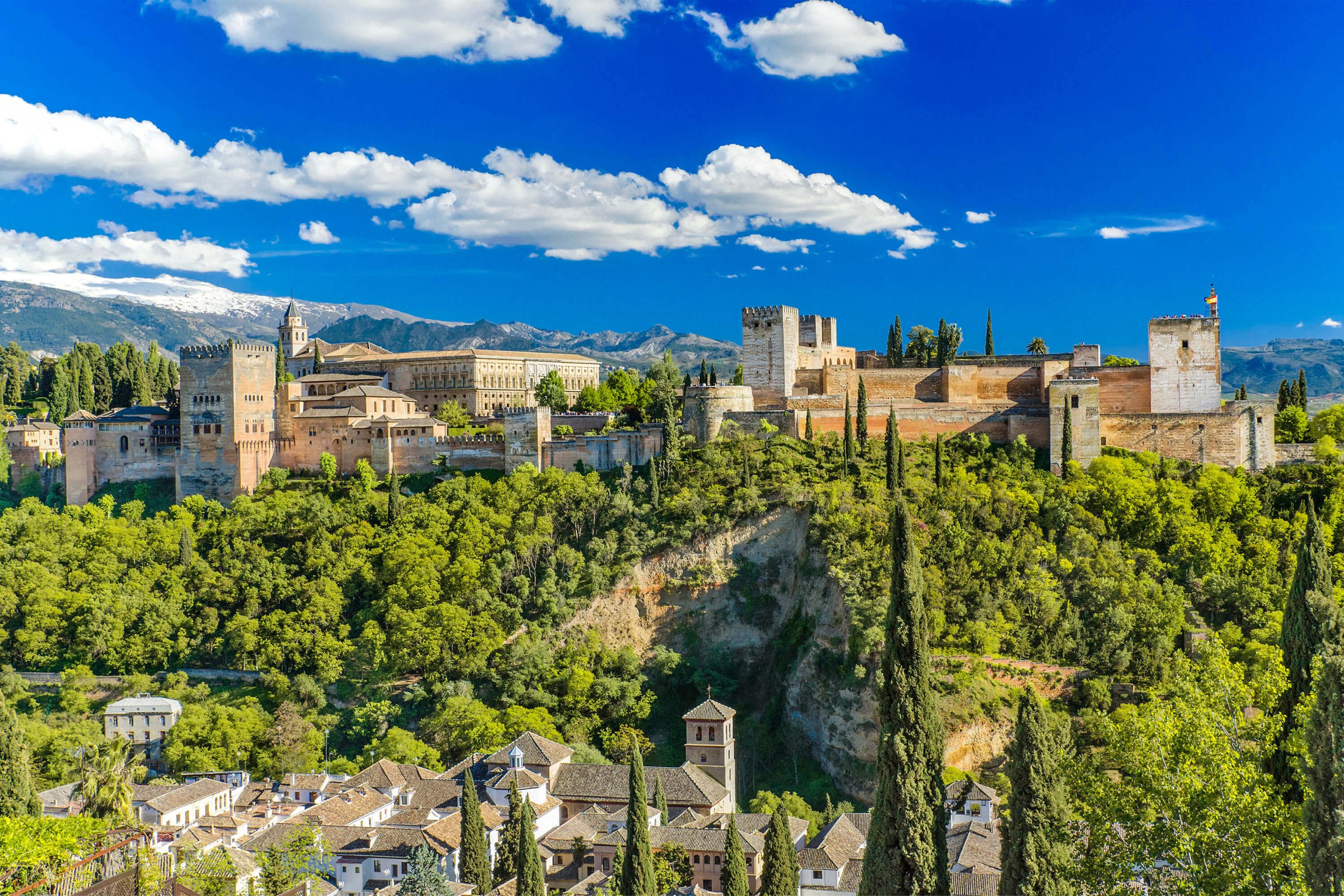 Granada Walking Tour with an Audio Guide on Your Smartphone