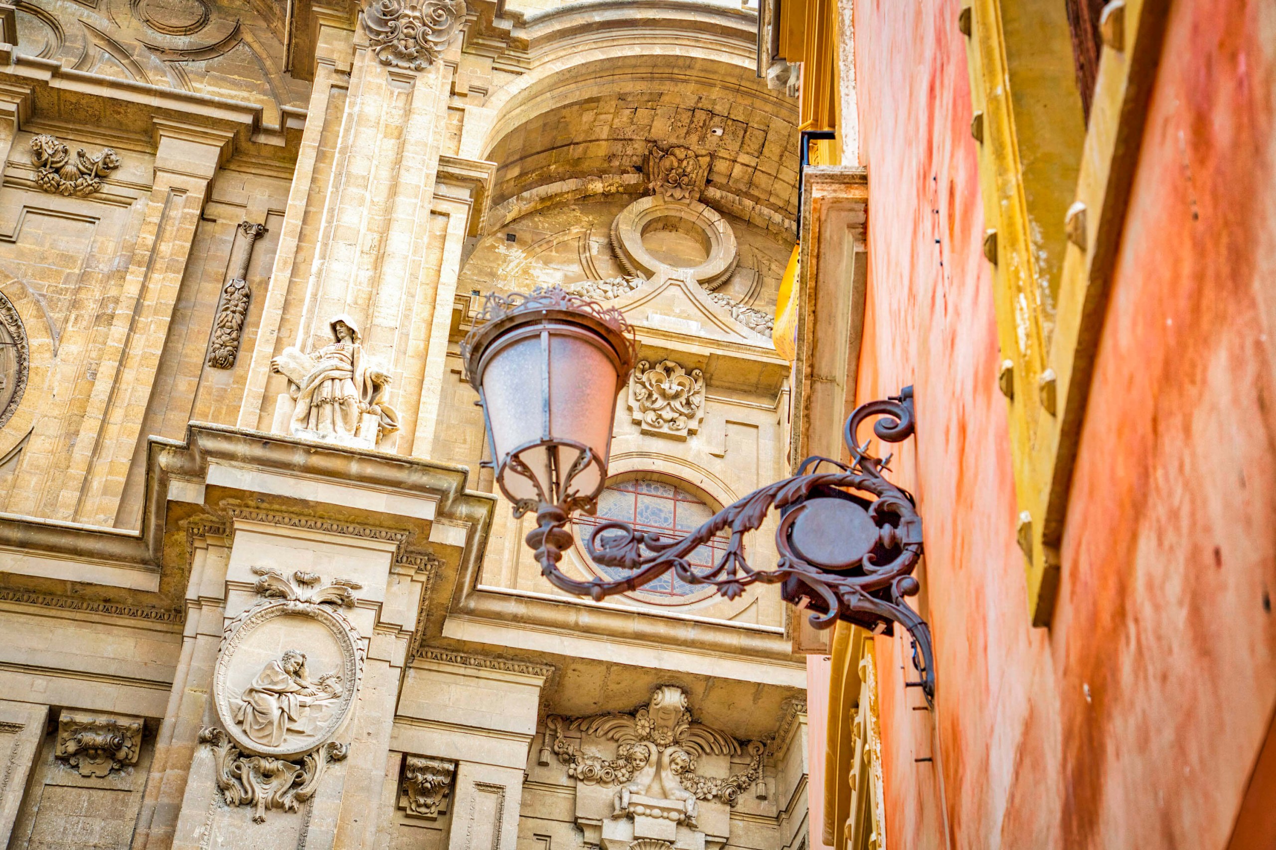 Granada Walking Tour with an Audio Guide on Your Smartphone