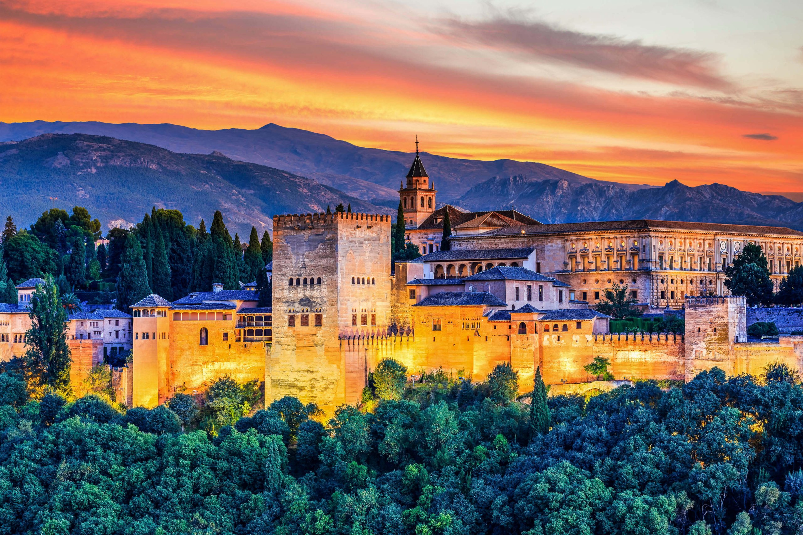Granada Walking Tour with an Audio Guide on Your Smartphone