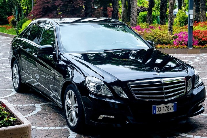 Madrid Airport (MAD) to Madrid - Round-Trip Private Transfer